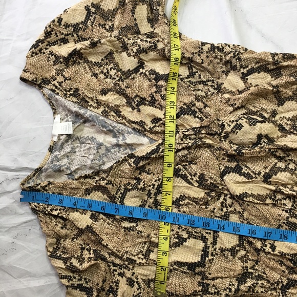 H&M python print fit flare long sleeve detailed dress - Picture 3 of 6